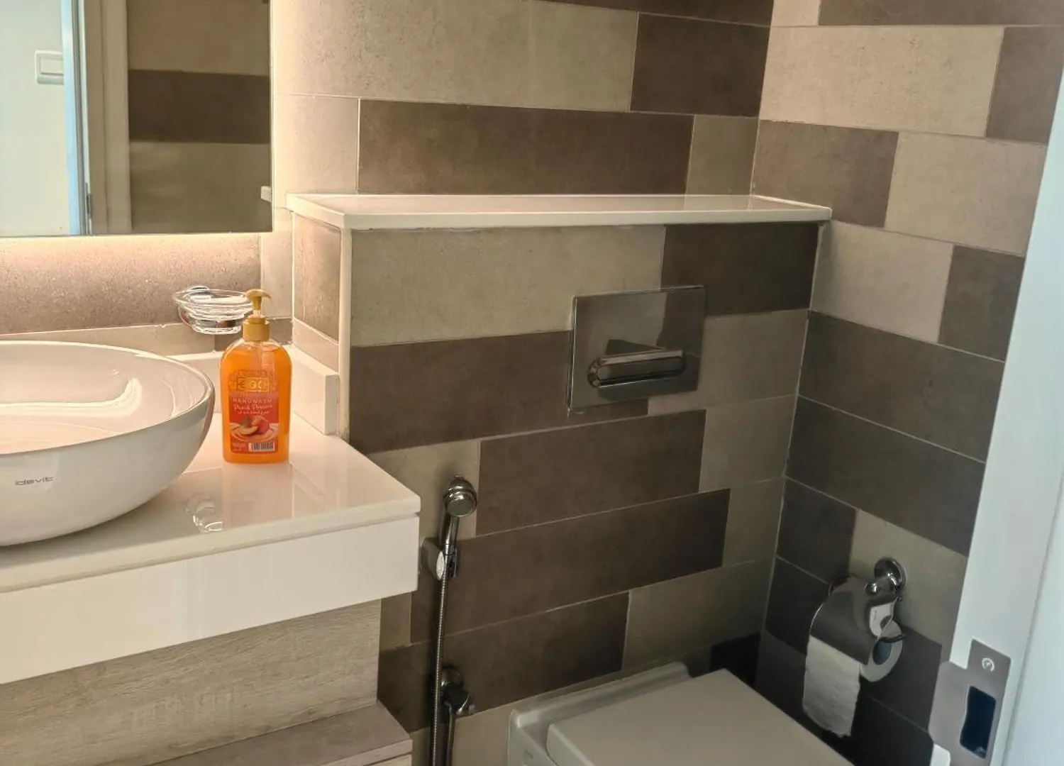 7 Palm Jumeirah One Bedroom Dubai Apartment